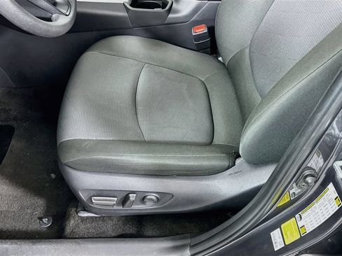 Used 2025 Toyota RAV4 XLE FWD image 20