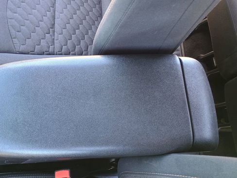 Used 2019 Chevrolet Equinox LT image 30