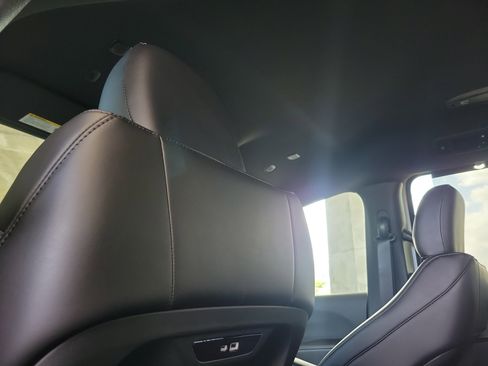 New 2026 Chrysler Pacifica Select FWD image 10