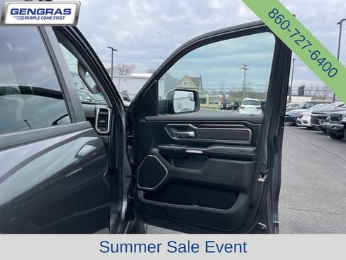Used 2022 RAM 1500 Laramie AWD/4WD image 11