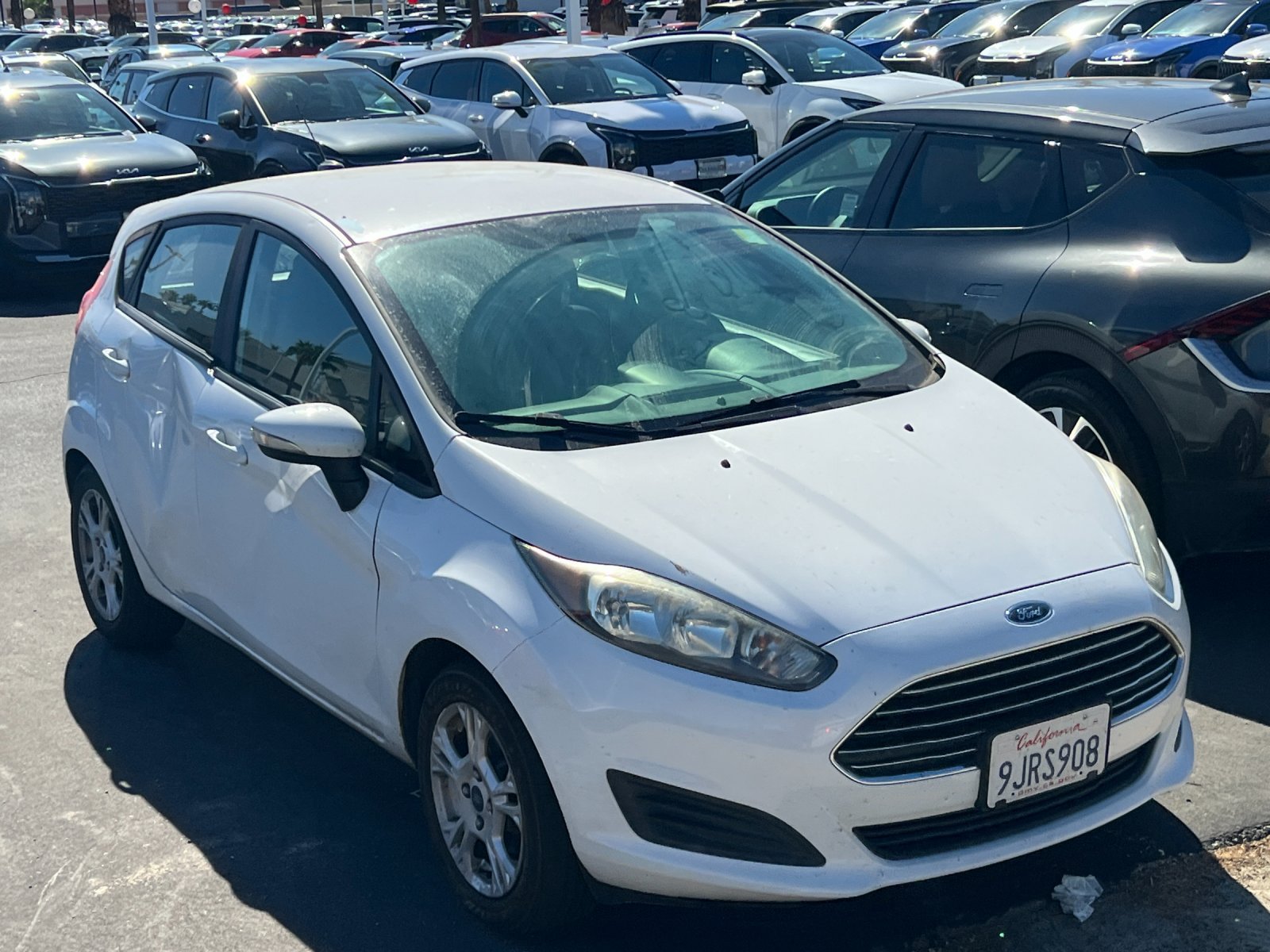 Used 2015 Ford Fiesta SE FWD image 2