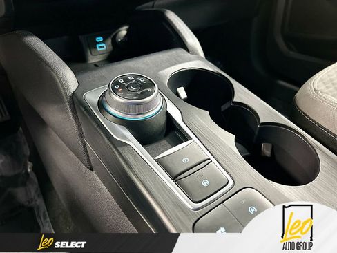 Used 2022 Ford Escape SE image 16