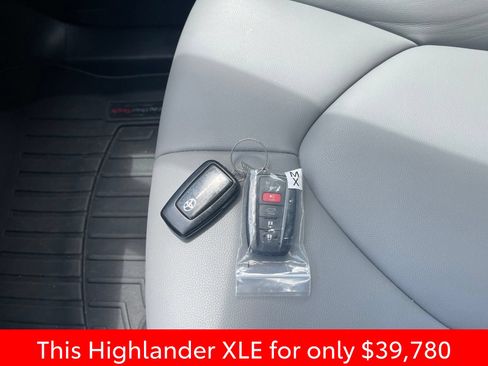 Used 2023 Toyota Highlander XLE FWD image 27