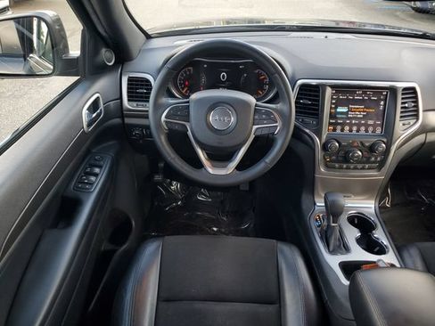 Used 2018 Jeep Grand Cherokee Altitude RWD image 17