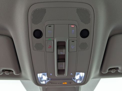 Certified 2025 Audi Q3 2.0T Premium Plus w/ Premium Plus Package image 33