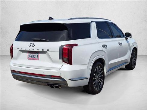 Used 2023 Hyundai Palisade Calligraphy FWD image 5