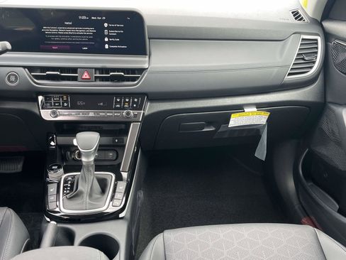 New 2026 Kia Seltos S FWD image 11