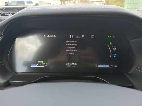 Used 2024 Jeep Grand Cherokee Overland w/ Advanced Protech Group III image 26