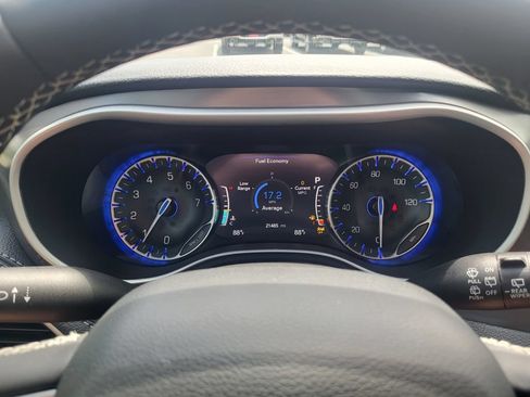 Used 2025 Chrysler Pacifica Select FWD image 22