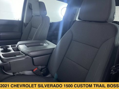 Certified 2021 Chevrolet Silverado 1500 Custom Trail Boss w/ LPO, Dark Essentials Package AWD/4WD image 9