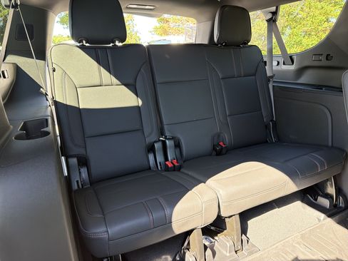 Used 2023 Chevrolet Suburban RST w/ Luxury Package AWD/4WD image 33