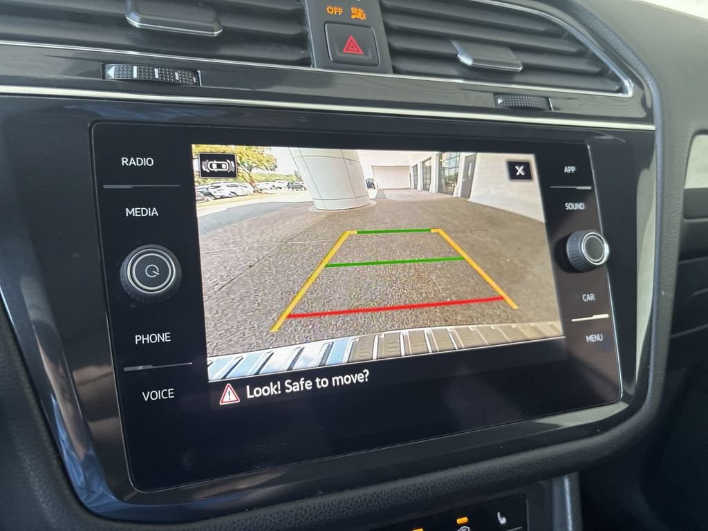 Used 2022 Volkswagen Tiguan SE R-Line FWD image 14