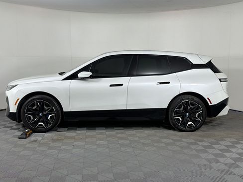 Used 2024 BMW iX xDrive50 w/ Premium Package AWD/4WD image 2