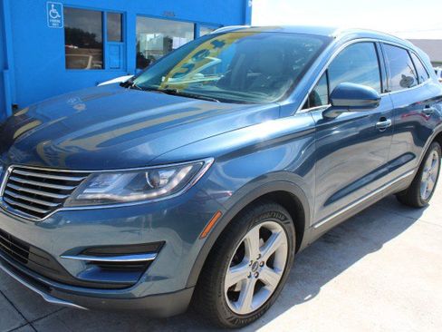 Used 2018 Lincoln MKC Premiere FWD image 3