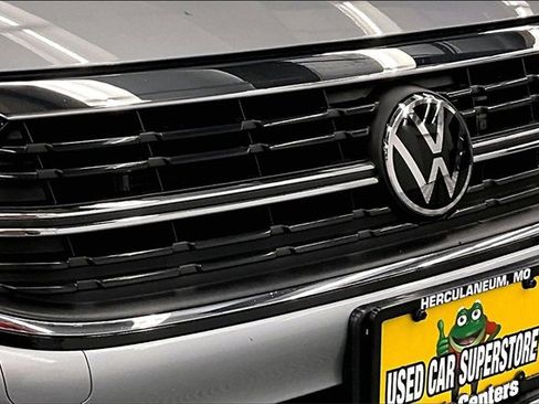 Used 2023 Volkswagen Jetta SE image 29