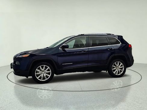 Used 2016 Jeep Cherokee Limited w/ Luxury Group AWD/4WD image 3