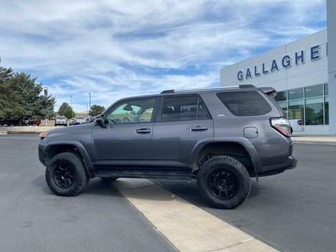 Used 2020 Toyota 4Runner SR5 Premium AWD/4WD image 26