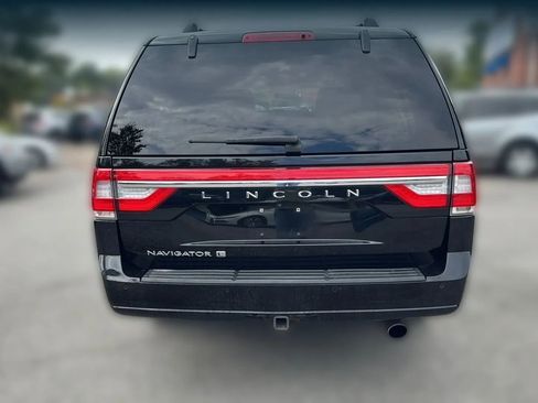 Used 2017 Lincoln Navigator L Reserve image 6