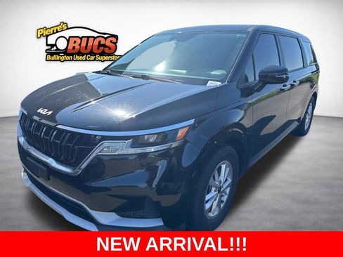 Used 2023 Kia Carnival LX FWD image 1