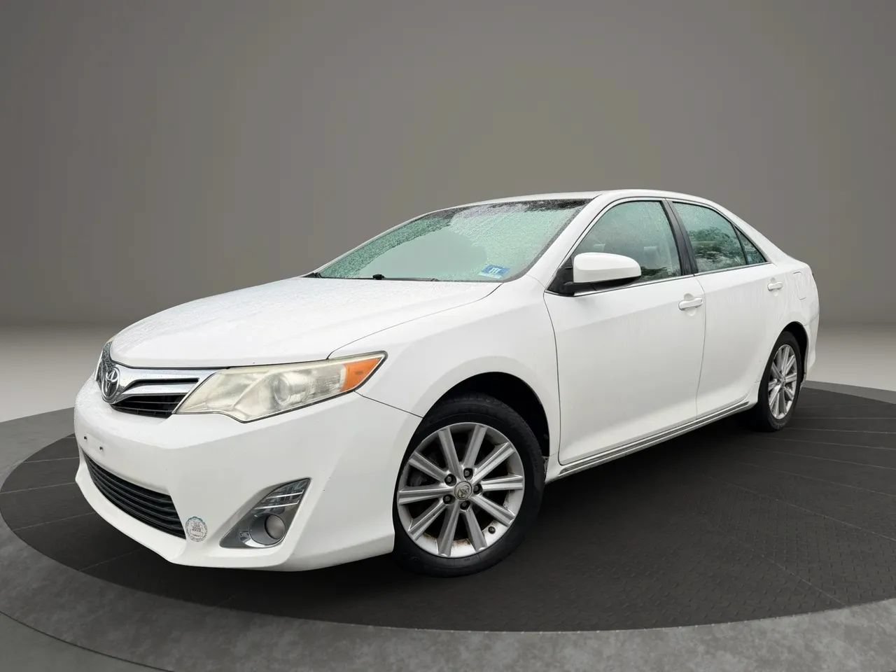 Used 2012 Toyota Camry XLE w/ Leather Pkg FWD image 1