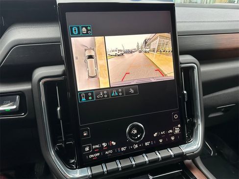 Used 2025 GMC Yukon XL Denali image 26