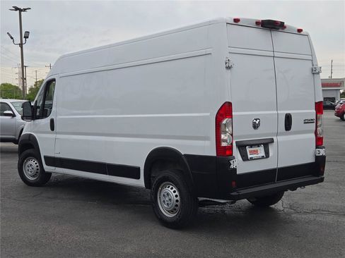 Used 2026 RAM ProMaster 2500 w/ Convenience Group FWD image 18