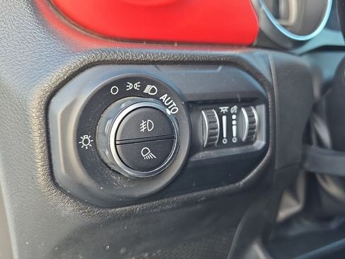 Used 2022 Jeep Gladiator Rubicon w/ Cold Weather Group image 28