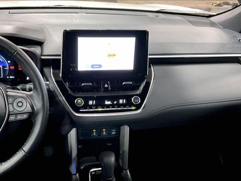 Certified 2025 Toyota Corolla Cross XSE image 7
