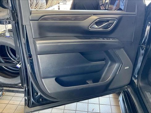 Used 2024 Chevrolet Tahoe LT AWD/4WD image 2
