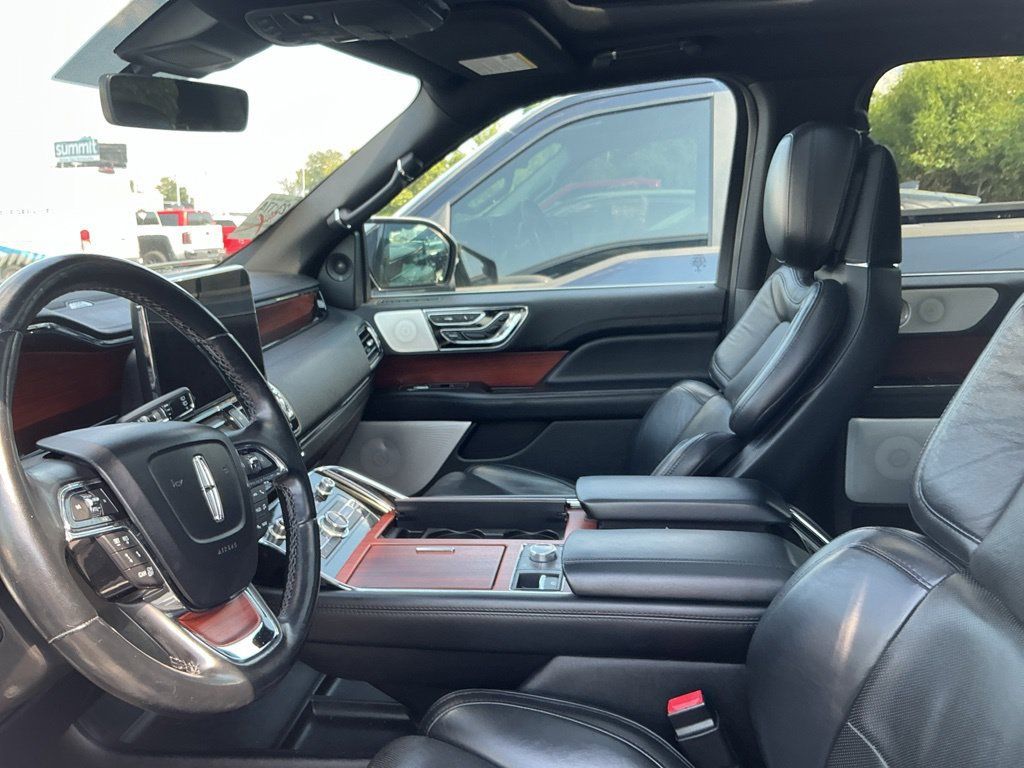 Used 2021 Lincoln Navigator Reserve AWD/4WD image 13
