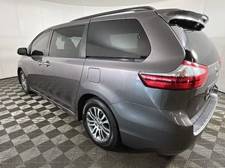 Used 2020 Toyota Sienna XLE FWD video 4