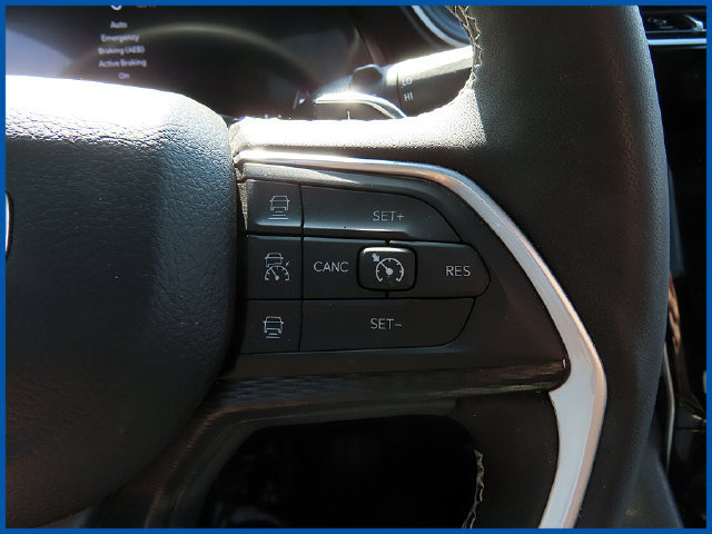 Certified 2023 Jeep Grand Cherokee Altitude AWD/4WD image 16