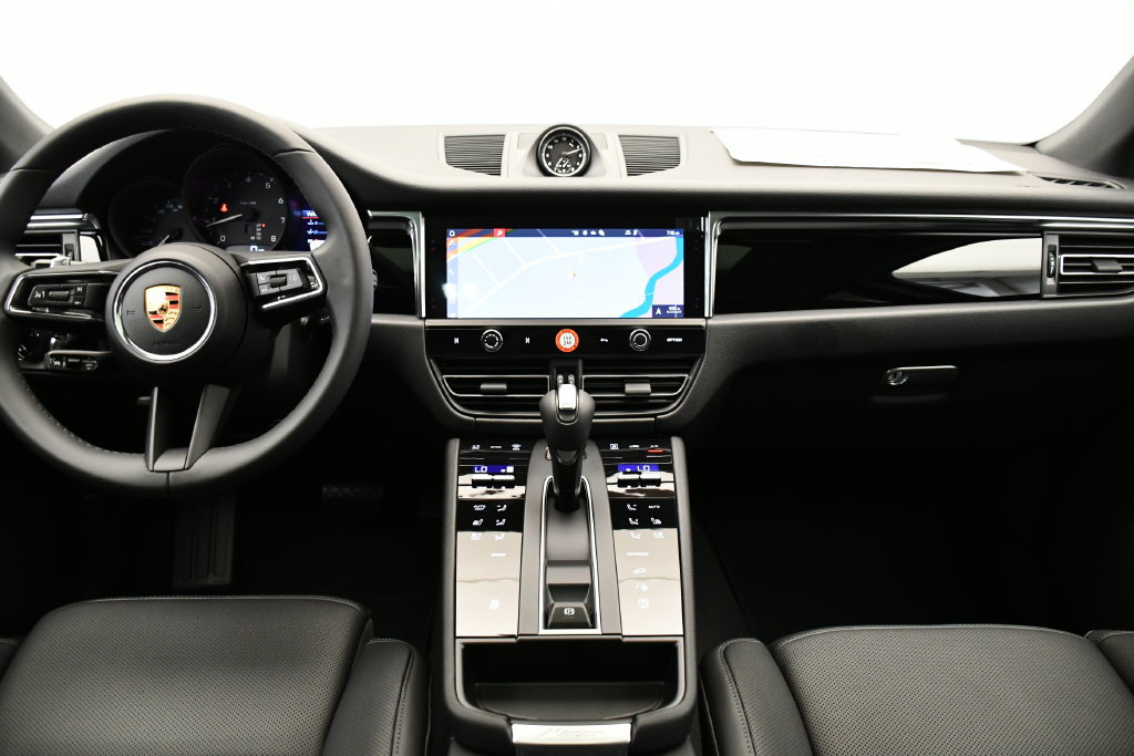 Certified 2026 Porsche Macan Turbo AWD/4WD image 23