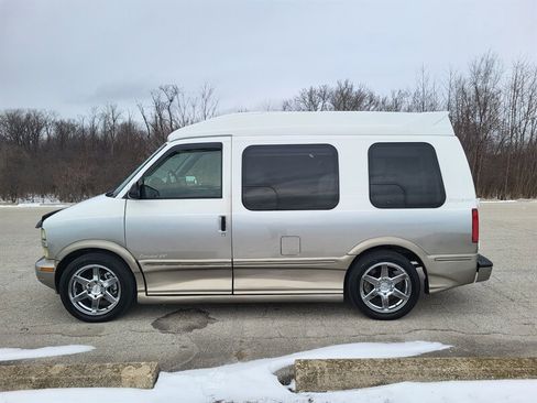 Used 2005 Chevrolet Astro image 2
