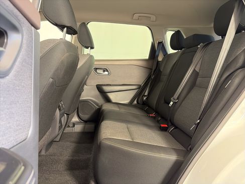 Used 2023 Nissan Rogue SV AWD/4WD image 7