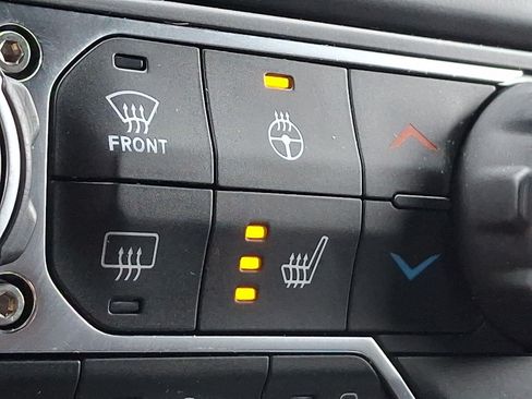 Used 2021 Jeep Wrangler Unlimited Sahara AWD/4WD image 27