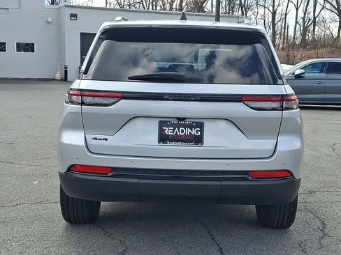 Used 2024 Jeep Grand Cherokee Altitude image 6