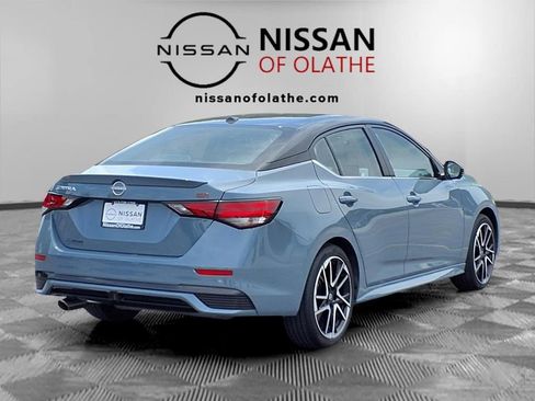 Used 2025 Nissan Sentra SR w/ SR Premium Package FWD image 29