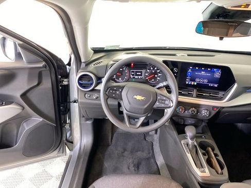 Used 2024 Chevrolet Trax LS w/ LS Convenience Package FWD image 33