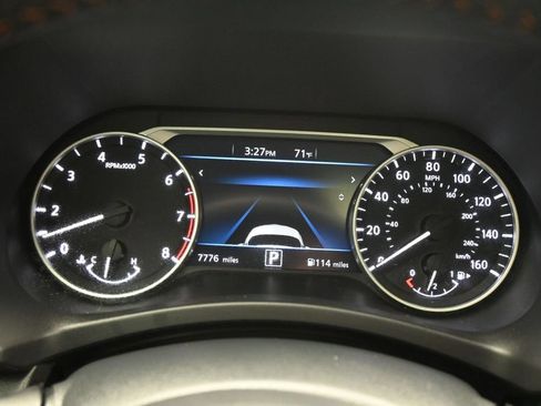Used 2025 Nissan Sentra SR w/ SR Premium Package FWD image 17