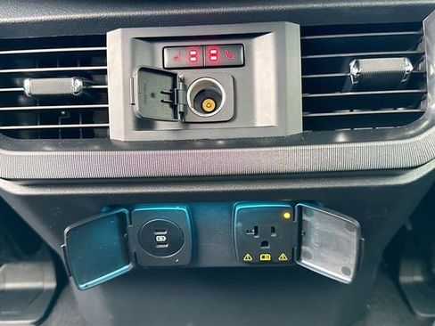 Certified 2024 Ford F150 Platinum w/ Equipment Group 702A High image 28