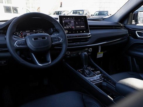 New 2026 Jeep Compass Latitude AWD/4WD image 17