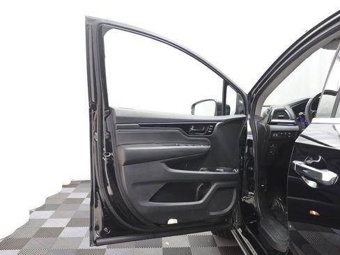 Used 2024 Honda Odyssey Elite image 4