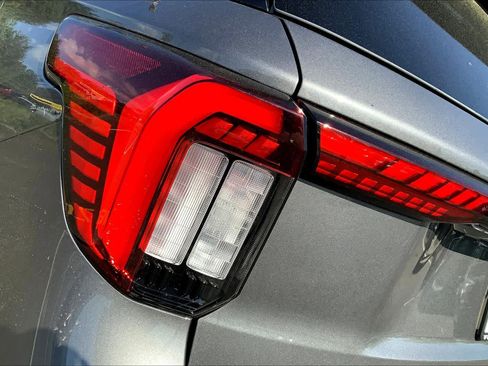 New 2025 Ford Explorer Active w/ Active Comfort Package image 14