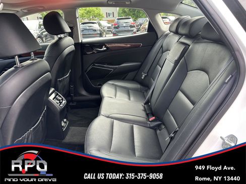 Used 2017 Kia Cadenza Premium w/ Luxury Package FWD image 23