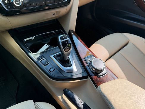 Used 2018 BMW 330i xDrive Sedan w/ Premium Package AWD/4WD image 28