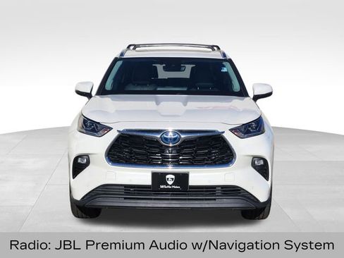 Used 2021 Toyota Highlander Limited image 3