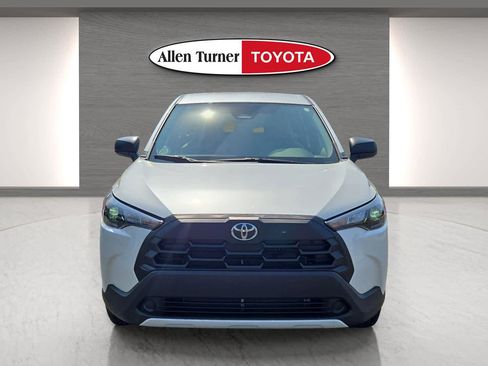 Used 2026 Toyota Corolla Cross L image 4