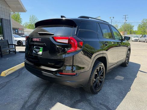 Used 2022 GMC Terrain SLE w/ Driver Convenience Package AWD/4WD image 3