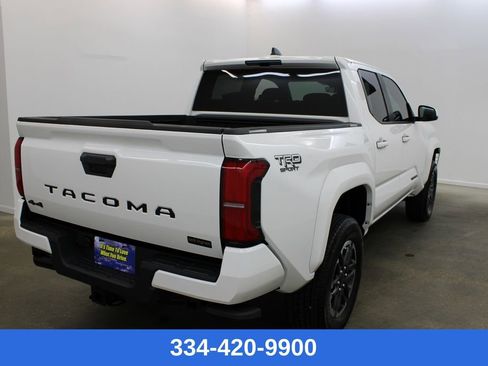 Used 2025 Toyota Tacoma TRD Sport image 4